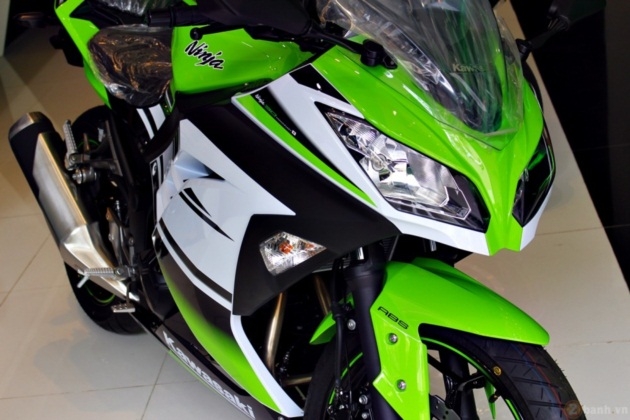 kawasaki-ninja-300-chinh-hang-vua-ve-viet-nam-gia-bao-nhieu-giadinhonline.vn 1
