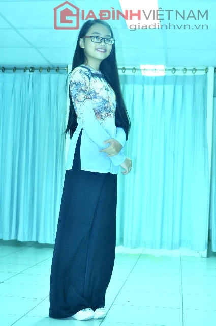 huyen-tran-phuong-my-chi-duyen-dang-trong-ta-ao-dai-ba-ba-giadinhonline.vn 3