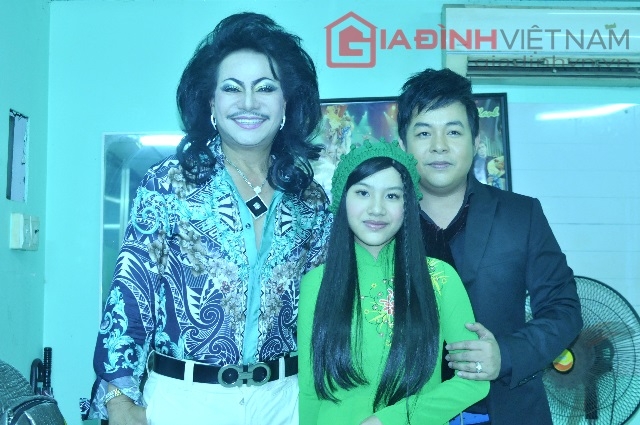huyen-tran-phuong-my-chi-duyen-dang-trong-ta-ao-dai-ba-ba-giadinhonline.vn 12