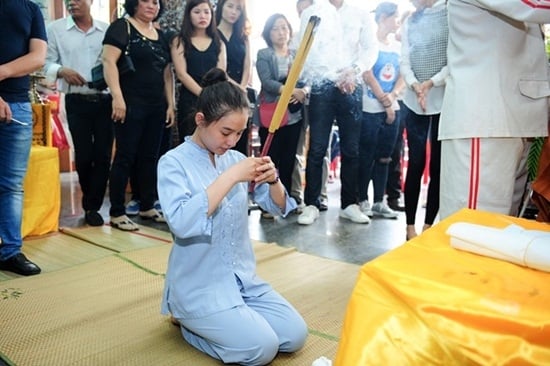chan-dung-nguoi-vo-xinh-dep-chan-tinh-cua-duy-nhan--giadinhonline.vn 15