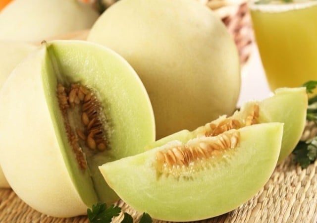 cach-chon-dua-le-ngon-ngot-tranh-ngo-doc--giadinhonline.vn 1