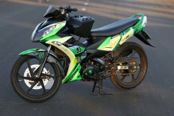 Yamaha X1R 135 Yoshi  SG 1 Motorcycle Rental  For Class 2B 2A 2 Riders