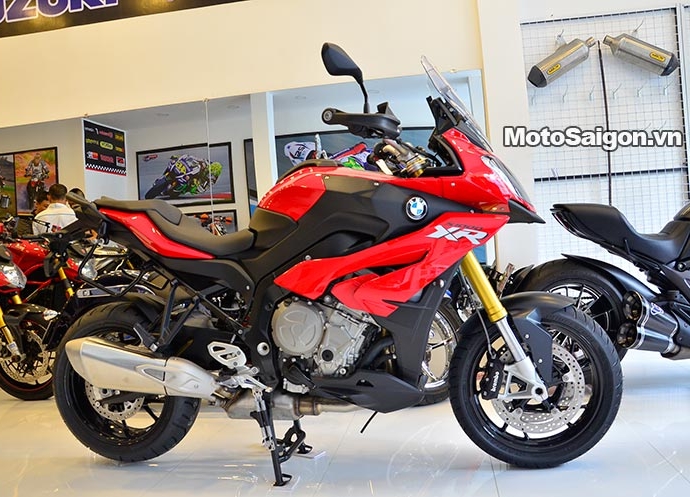bmw-s1000xr-dau-tien-ve-viet-nam-co-gia-800-trieu-dong-giadinhonline.vn 1