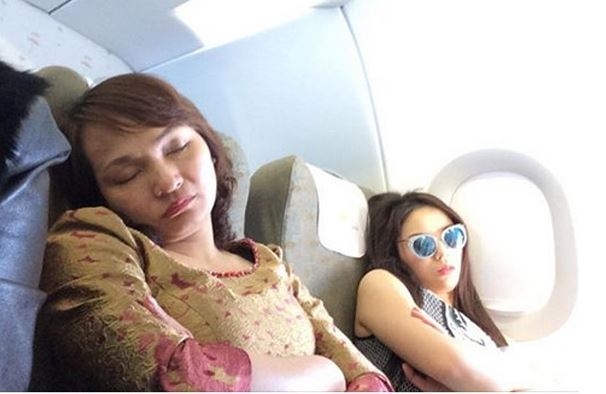 hh-ky-duyen-tiep-tuc-lo-anh-ngu-tren-may-bay-khien-cu-dan-mang-xon-xao-giadinhonline.vn 1
