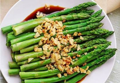 nhung-nguoi-khong-nen-an-mang-tay--giadinhonline.vn 1