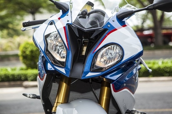 sieu-mo-to-cua-tome-cruise-bmw-s1000rr-ve-vn-gia-758-trieu-dong-giadinhonline.vn 4