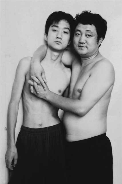 bo-anh-ve-tinh-cha-con-chup-trong-28-nam-gay-xuc-dong--giadinhonline.vn 8
