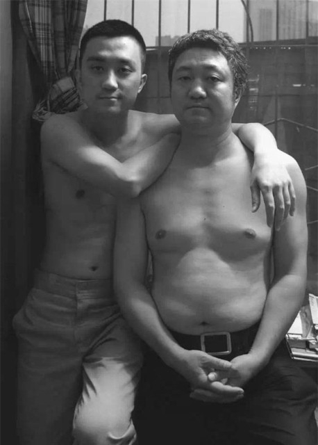 bo-anh-ve-tinh-cha-con-chup-trong-28-nam-gay-xuc-dong--giadinhonline.vn 11