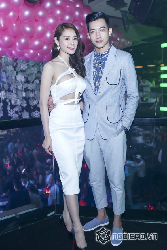 ngoc-trinh-di-xe-sang-khoe-vai-tran-sexy-tai-su-kien-giadinhonline.vn 19