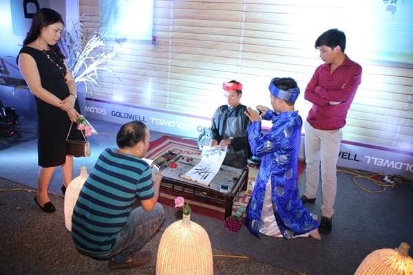 ca-si-sao-mai-an-tuong-voi-ve-ngoai-giong-ngoc-khue-quotchuon-chuon-otquot-giadinhonline.vn 1