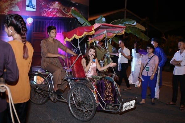 ca-si-sao-mai-an-tuong-voi-ve-ngoai-giong-ngoc-khue-quotchuon-chuon-otquot-giadinhonline.vn 3