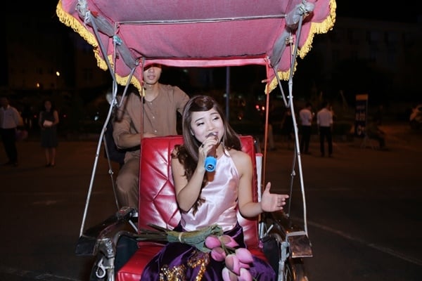 ca-si-sao-mai-an-tuong-voi-ve-ngoai-giong-ngoc-khue-quotchuon-chuon-otquot-giadinhonline.vn 8