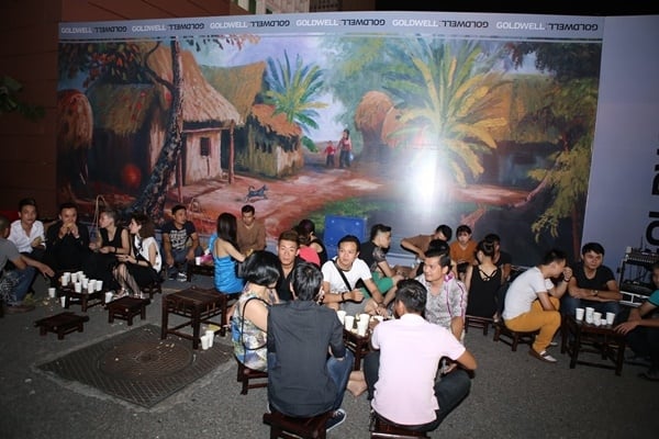 ca-si-sao-mai-an-tuong-voi-ve-ngoai-giong-ngoc-khue-quotchuon-chuon-otquot-giadinhonline.vn 9
