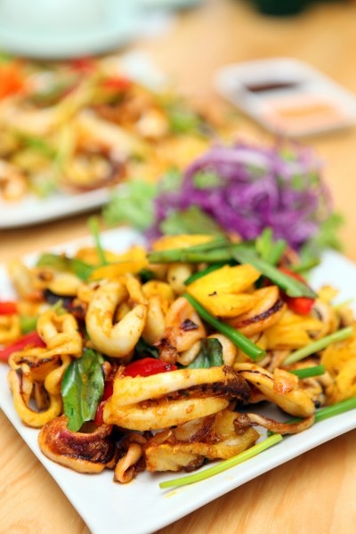 hit-ha-mon-ngon-cung-lau-nuong-ngoi-viet-giadinhonline.vn 1