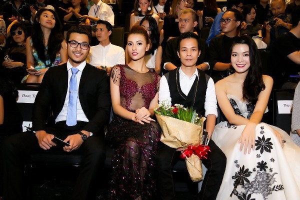 hong-que-thuy-dung-quotdau-nhauquot-trong-phong-cach-vay-hoang-hai-giadinhonline.vn 9