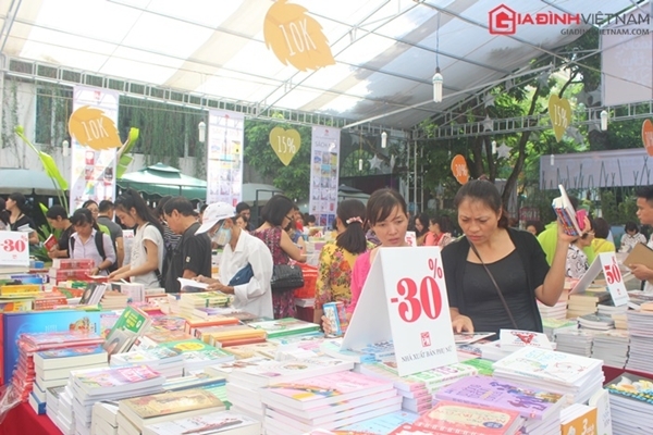 mua-sach-tu-5-nghin-dong-trong-hoi-sach-mua-thu-2015-giadinhonline.vn 6