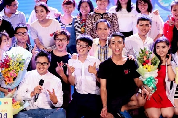 dao-dien-le-hoang-toi-que-lam-khong-biet-nhan-tin-giadinhonline.vn 4