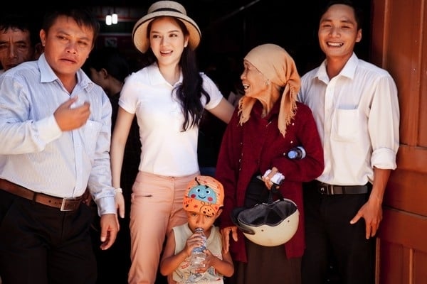 ly-nha-ky-vuot-hang-nghin-km-trao-nha-tinh-thuong-o-tay-nguyen-giadinhonline.vn 7