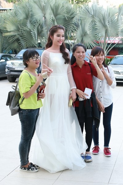 hoa-khoi-nam-em-bi-goi-nham-ten-thanh-quothoa-hau-thu-thaoquot-giadinhonline.vn 2