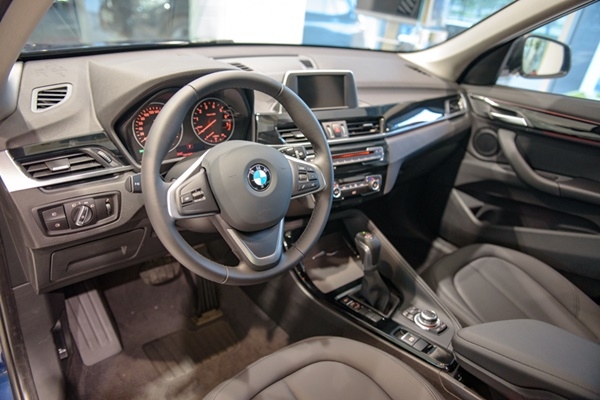 hinh-anh-thuc-te-gia-ban-bmw-x1-2016-vua-ve-viet-nam-giadinhonline.vn 3