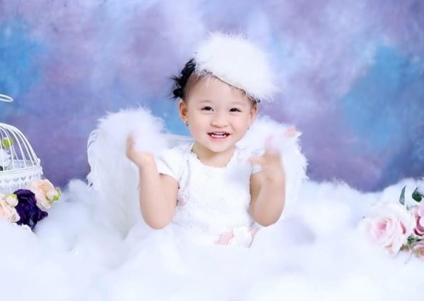 con-gai-xinh-nhu-thien-than-cua-phan-dinh-tung-giadinhonline.vn 2