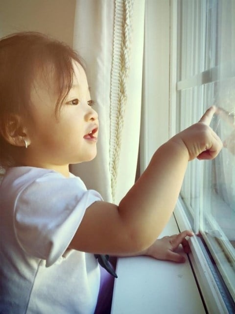 con-gai-xinh-nhu-thien-than-cua-phan-dinh-tung-giadinhonline.vn 8