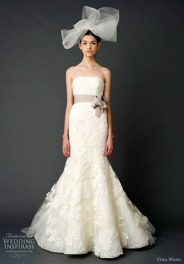 Bóc giá hai chiếc váy cưới Elie Saab và Vera Wang của Son Ye Jin | ELLE