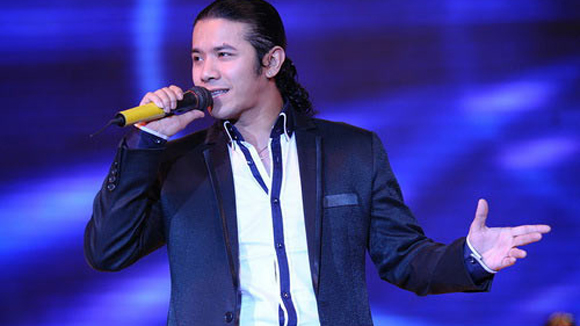 kasim-hoang-vu-goi-phu-quang-la-tong-thong-am-nhac-giadinhonline.vn 1