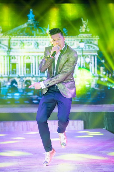 ha-ho-trong-hieu-idol-ham-nong-ha-noi-trong-cai-ret-19-do-giadinhonline.vn 6