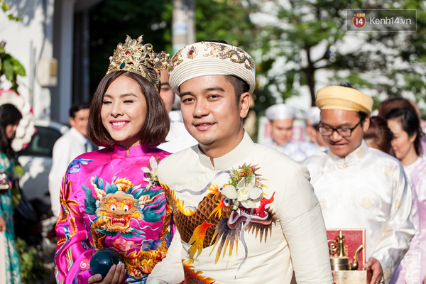 vo-chong-van-trang-dien-ao-hoang-bao-trong-le-ruoc-dau-giadinhonline.vn 14