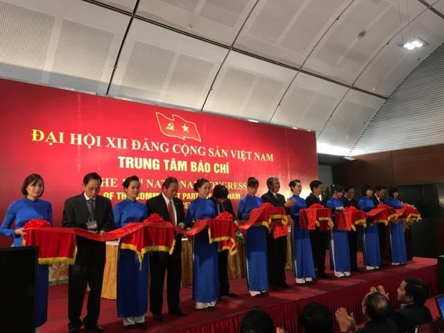 khai-truong-trung-tam-bao-chi-dai-hoi-xii-cua-dang-giadinhonline.vn 1