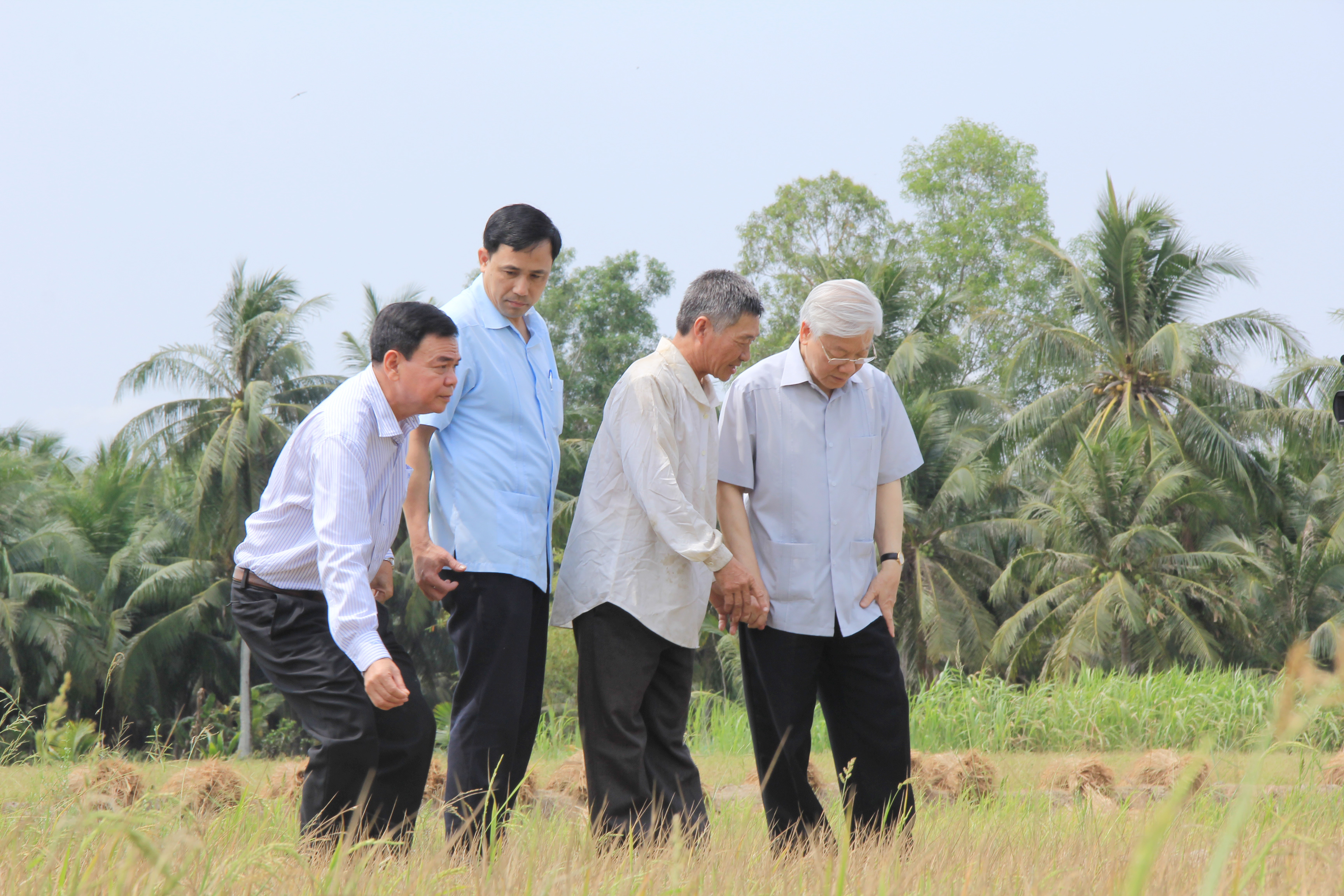 tong-bi-thu-nguyen-phu-trong-chi-dao-giam-thieu-toi-da-thiet-hai-do-han-man--giadinhonline.vn 1