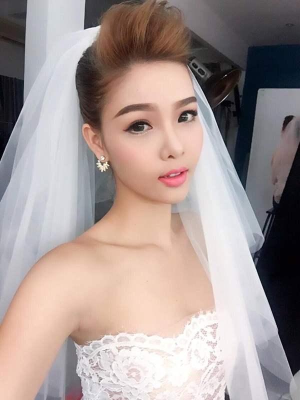 ly-kute-vua-sinh-con-mac-hong-quan-da-ket-hon-voi-ky-han-giadinhonline.vn 2