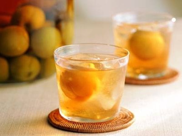 cach-ngam-ruọu-mo-tai-nha-dung-chuản-giadinhonline.vn 1