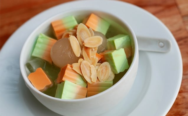 cach-nau-che-khuc-bach-thom-deo-gion-bui-tai-nha-giadinhonline.vn 1