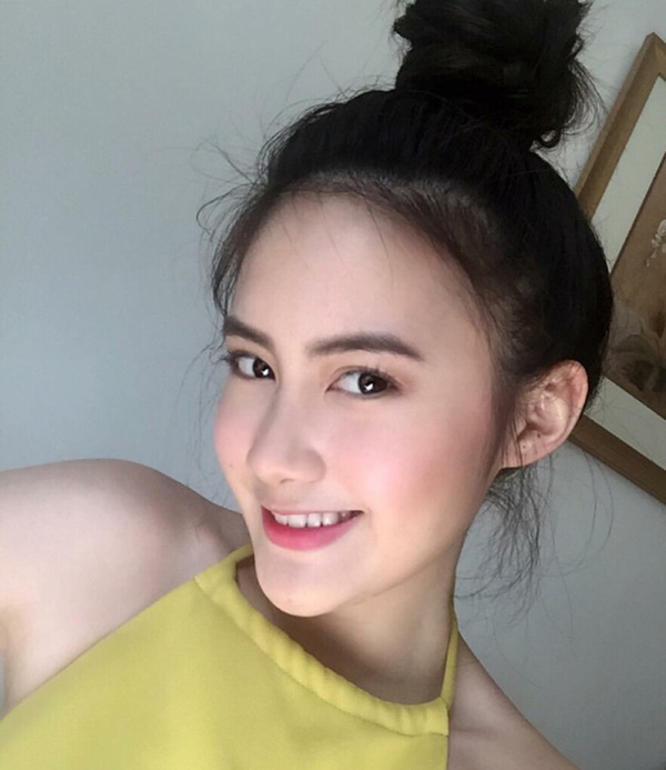 hotgirl-lao-goc-viet-dep-nhu-nu-than-gay-xon-xao-mang-xa-hoi-giadinhonline.vn 10