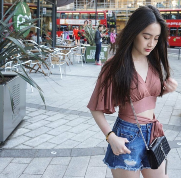 hotgirl-lao-goc-viet-dep-nhu-nu-than-gay-xon-xao-mang-xa-hoi-giadinhonline.vn 30