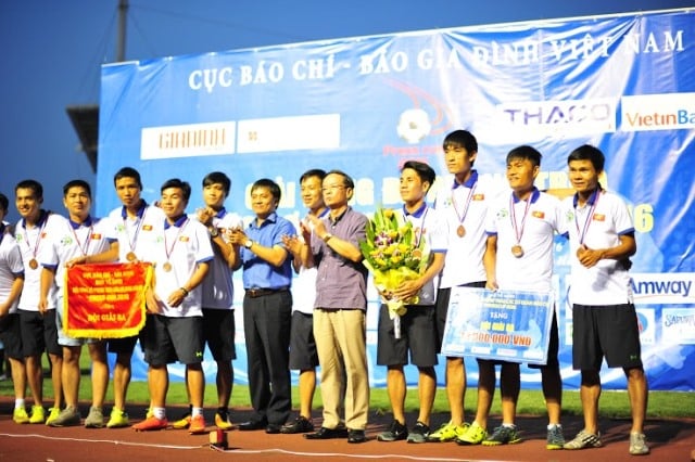 chien-thang-vtv-3-0-bao-an-ninh-thu-do-doat-cup-vo-dich-press-cup-2016-giadinhonline.vn 11