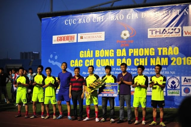 chien-thang-vtv-3-0-bao-an-ninh-thu-do-doat-cup-vo-dich-press-cup-2016-giadinhonline.vn 13