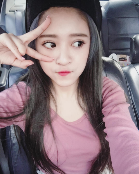 nu-y-ta-xinh-nhu-hotgirl-khien-cac-chang-trai-tu-nguyen-xin-duoc-om-giadinhonline.vn 5