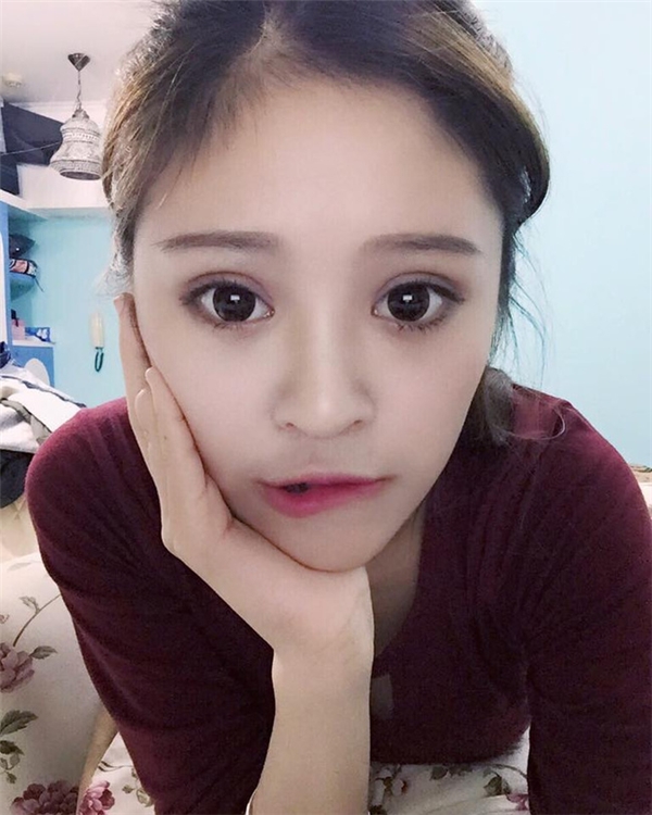 nu-y-ta-xinh-nhu-hotgirl-khien-cac-chang-trai-tu-nguyen-xin-duoc-om-giadinhonline.vn 17