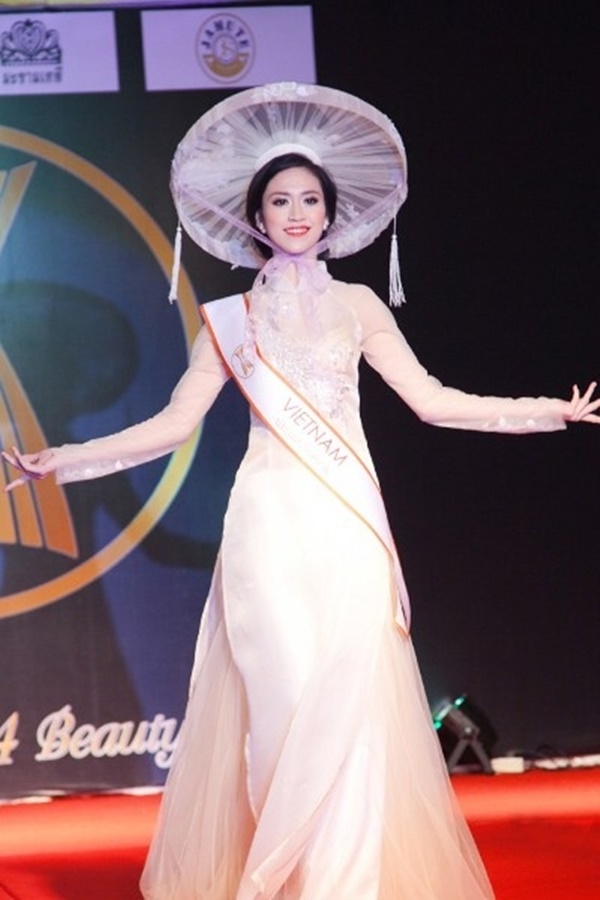 hoa-hau-thu-vu-noi-tieng-anh-khien-khan-gia-nuoc-ngoai-cuoi-o-la-ai-giadinhonline.vn 6