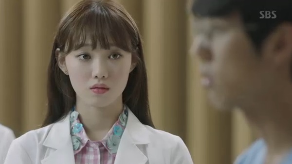 park-shin-hye-dung-hinh-khi-kim-rae-won-buoc-ra-cuc-ngau-tu-truc-thang-giadinhonline.vn 10