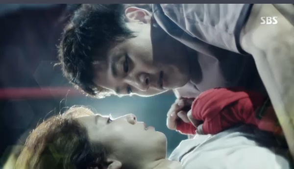 park-shin-hye-dung-hinh-khi-kim-rae-won-buoc-ra-cuc-ngau-tu-truc-thang-giadinhonline.vn 11