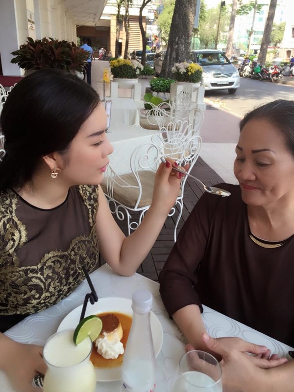 cuoc-song-cuc-gian-di-cua-my-nhan-giau-co-bac-nhat-showbiz-viet-ly-nha-ky--giadinhonline.vn 15