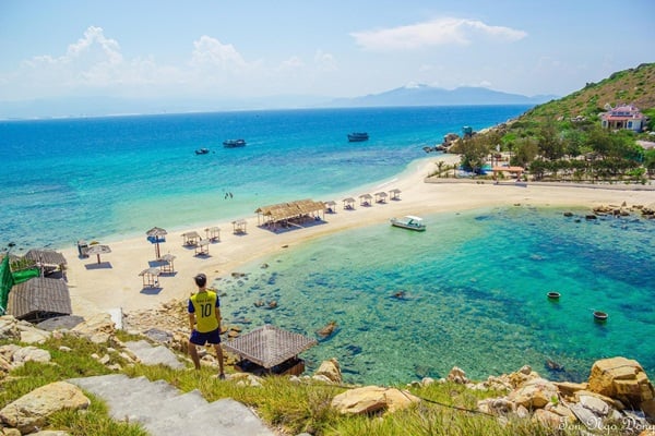 hon-dao-co-bai-tam-doi-dẹp-hang-dau-tai-nha-trang-giadinhonline.vn 1