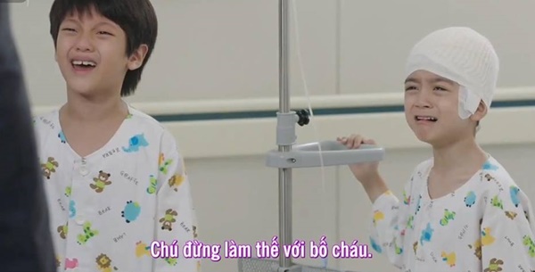 hye-jung-dung-tim-vi-hanh-dong-la-cua-ji-hong-trong-chuyen-tinh-bac-si-tap-14-giadinhonline.vn 12