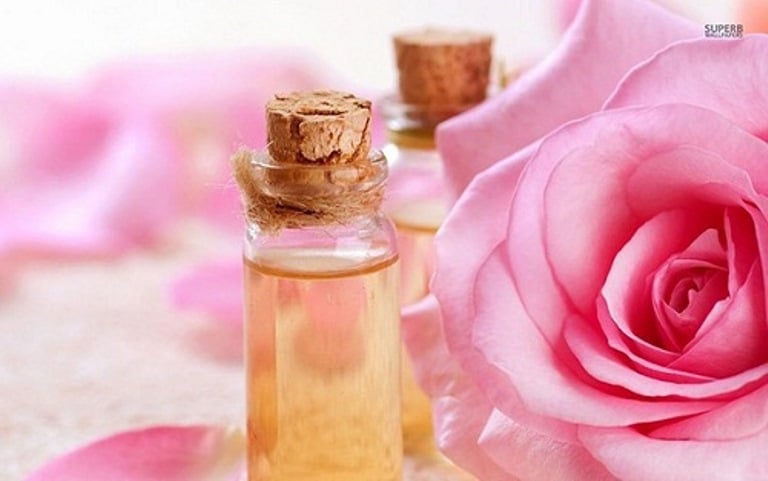 Công dụng làm đẹp của tinh dầu hoa hồng