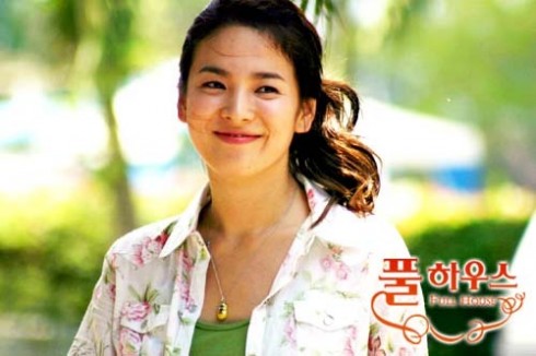 nhung-kieu-toc-tao-nen-xu-huong-cua-song-hye-kyo-qua-tung-thoi-ky-giadinhonline.vn 3