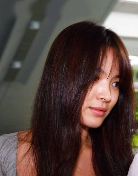 ve-dep-tu-nhien-tu-trung-nuoc-cua-song-hye-kyo-giadinhonline.vn 1